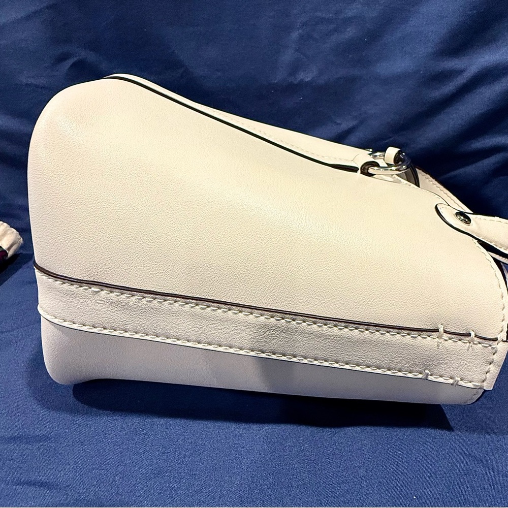 Tory Burch NWOT Miller Mini White Leather Bucket Bag - Picture 5 of 11